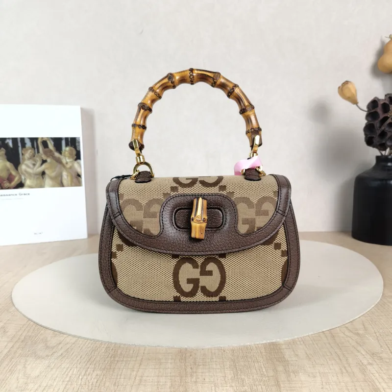 GUCCI Crossbody Bagbamboo 1947 jumbo Crossbody Bag Monogram Canvas， Small21 × 7 × 15 cm