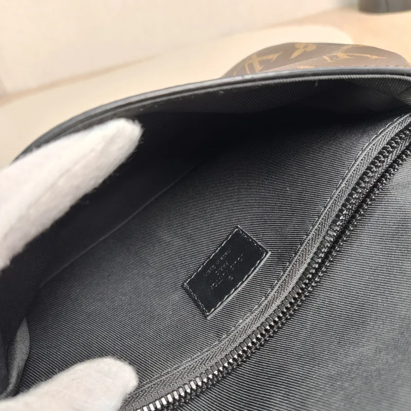 Louis Vuitton Belt Bag S Lock Sling Belt Bag Monogram PVC One Size21 × 4 × 15 cm — detail view 4 of 15