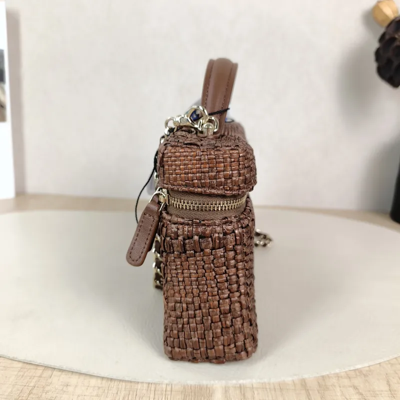 Chanel Crossbody Bag lp Box Bag Top Handle Crossbody Bag 19.5 × 5 × 17 cm — detail view 3 of 15