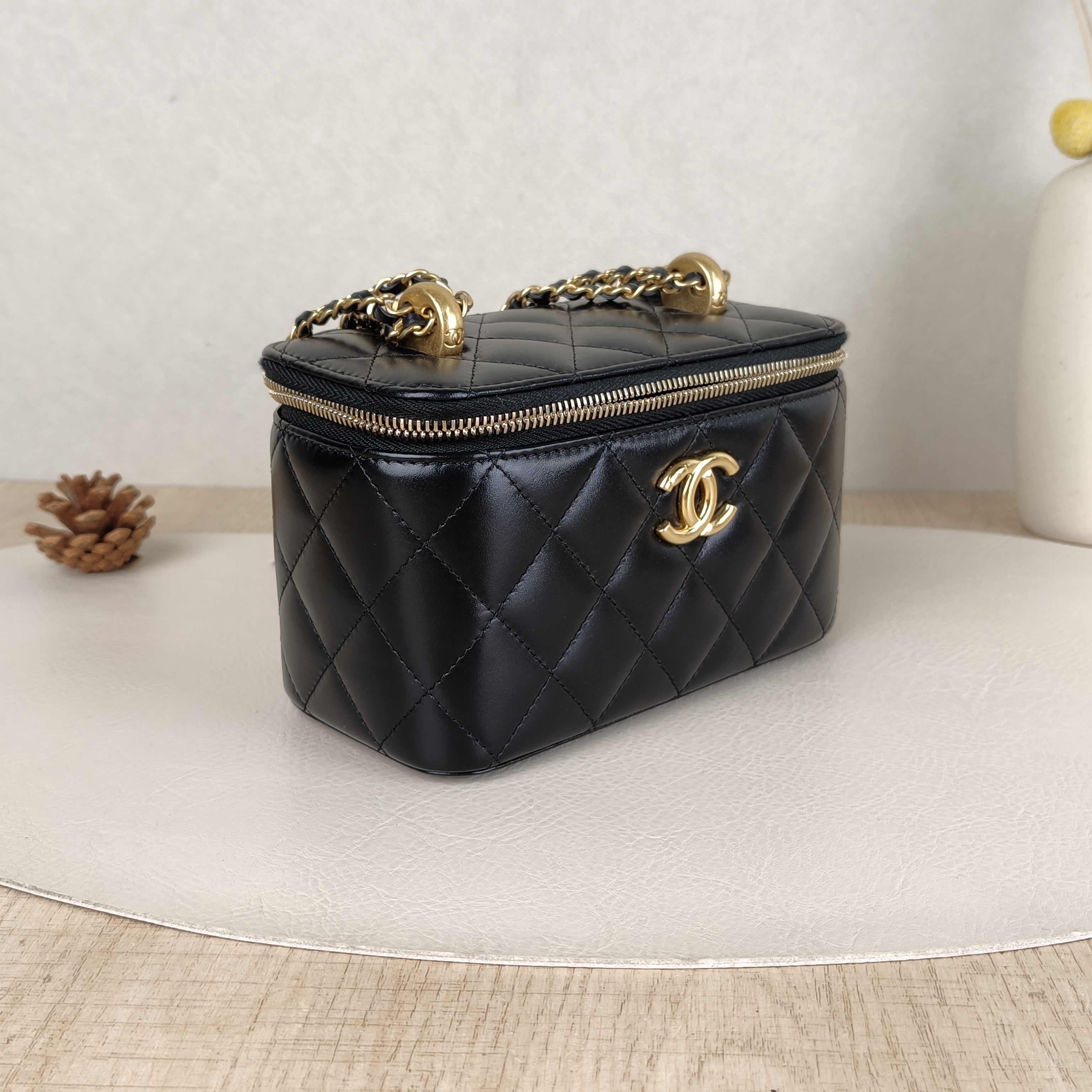 Chanel Crossbody Bag Edition Box Bag Cosmetic Bag Black Calfskin One Size17 × 8 × 9.5 cm — cover view 3 of 6