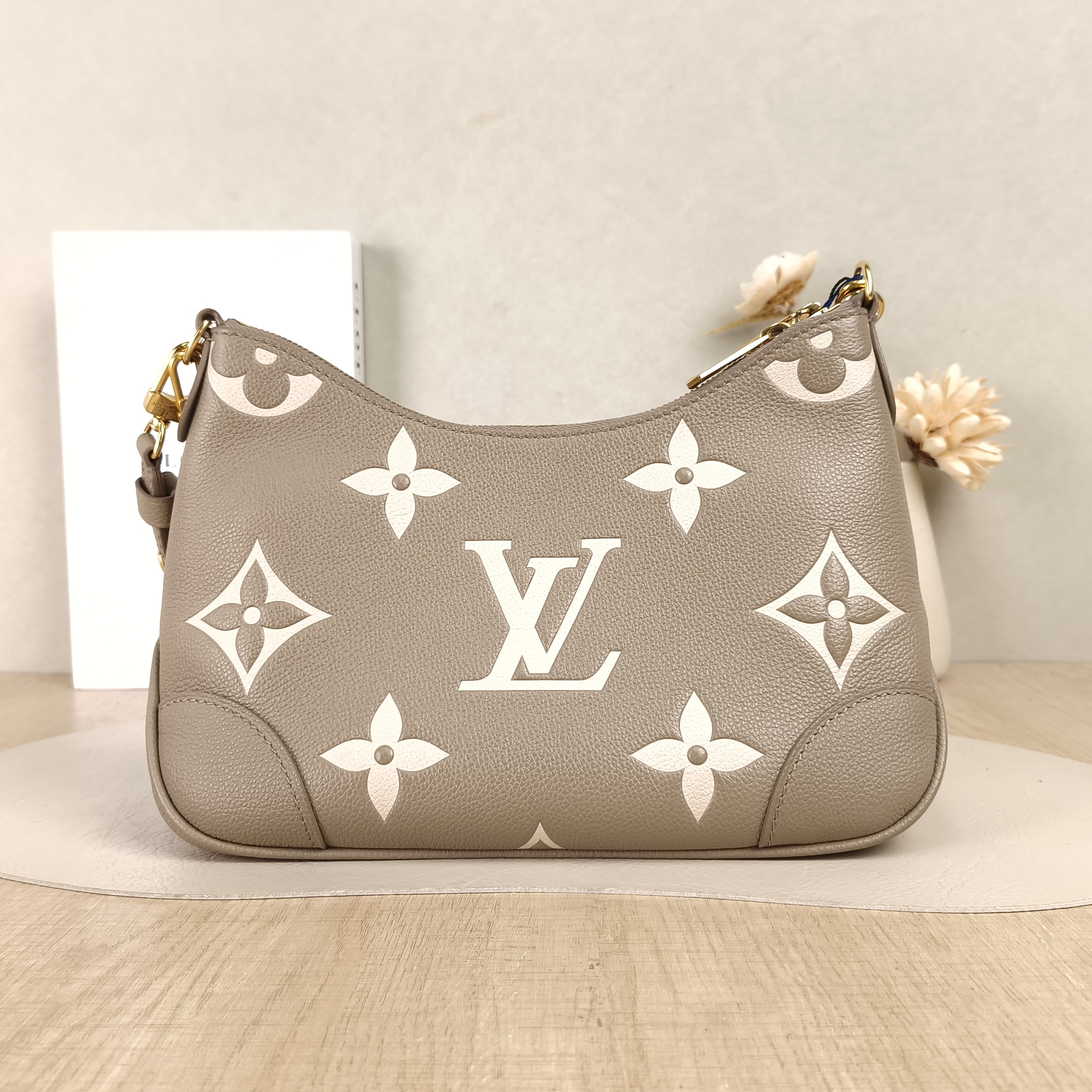 Louis Vuitton Crossbody Bag Boulogne Empreinte Embossed Calfskin Small26 × 9.5 × 16 cm — cover view 4 of 5