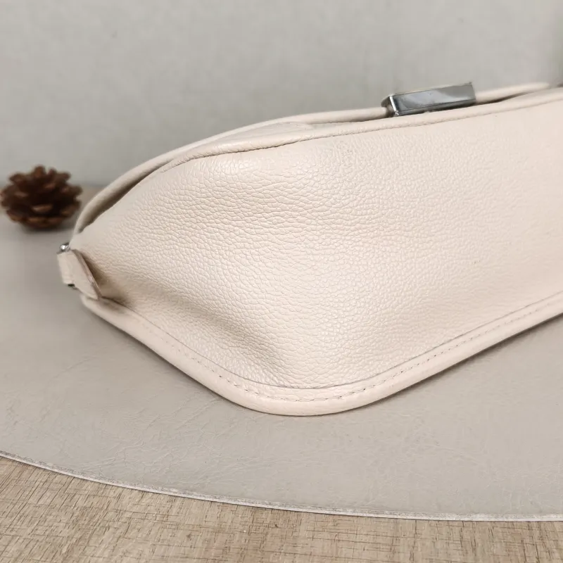 Louis Vuitton Shoulder Bag BUCI Beige Epi Embossed Calfskin 24.5 × 9 × 15.5 cm — detail view 2 of 13