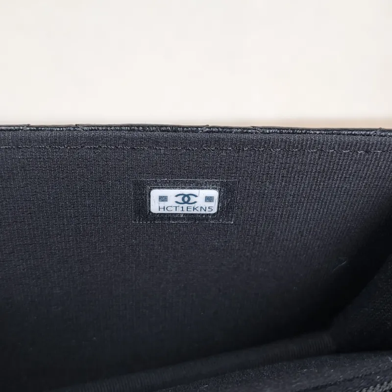 Chanel Crossbody Bag trendy cc woc Black Lambskin Mini 19.2 × 3.5 × 12.3 cm — detail view 4 of 13