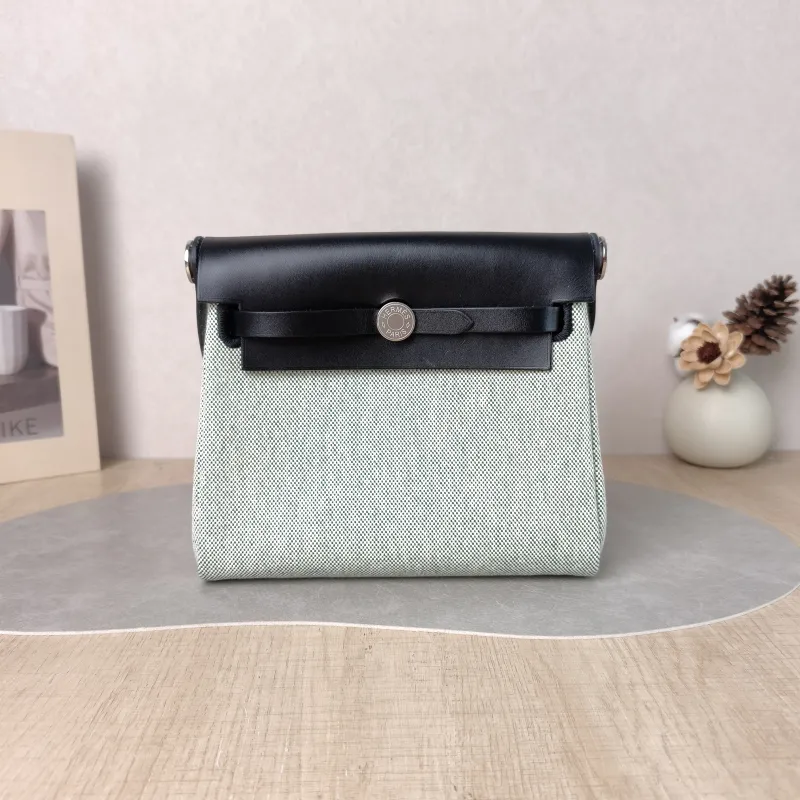 Hermès Crossbody Bag Herbag Zip 20 Beige · Green · Black Calfskin，Canvas Mini 20.5 × 7 × 16.5 cm G