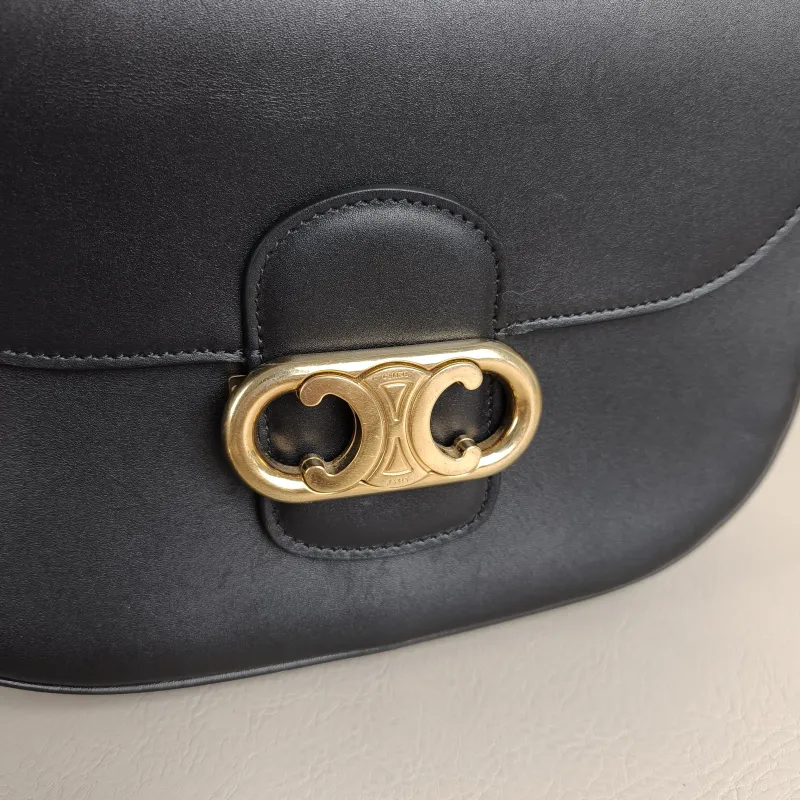CELINE Crossbody Bag Maillon Triomphe Black Calfskin Medium 22 × 6 × 17 cm — detail view 9 of 11