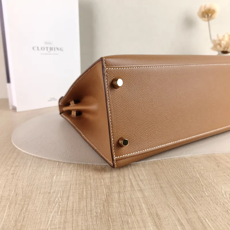 Hermès Shoulder Bag Kelly 32 Gold-Tone Hardware Epsom Calfskin Large 32 × 11 × 23 cm Y — detail view 10 of 10