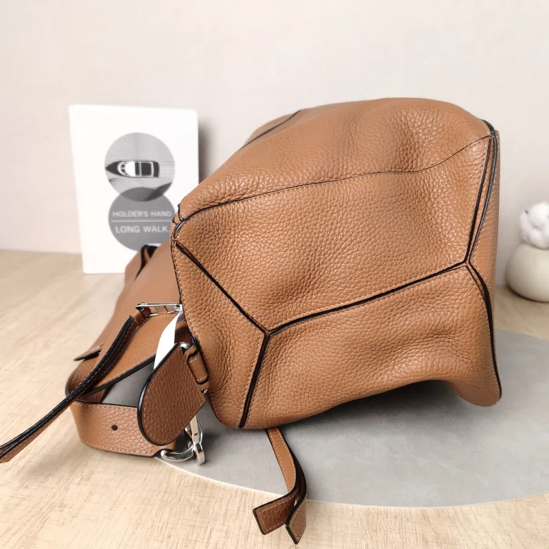 LOEWE Crossbody Bag Puzzle Brown Calfskin Large36 × 20 × 22 cm — detail view 5 of 13