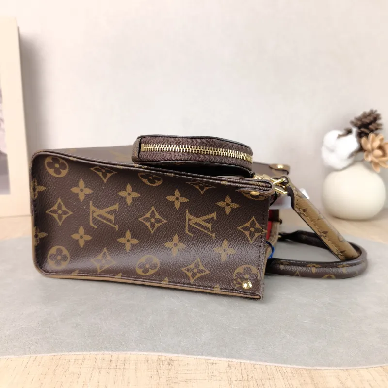 Louis Vuitton Shoulder Bag Onthego Monogram PVC Small 25 × 11.5 × 19 cm — detail view 9 of 14