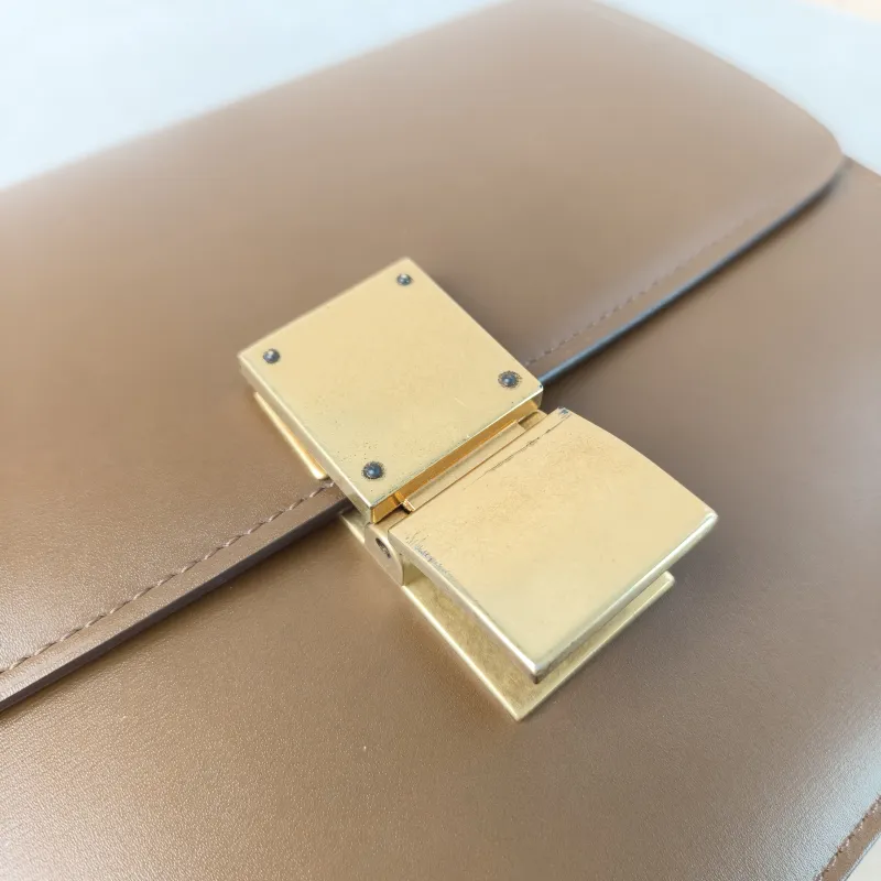 CELINE Crossbody Bag Classic Box CC alfskin Medium24 × 7 × 18 cm — detail view 12 of 14