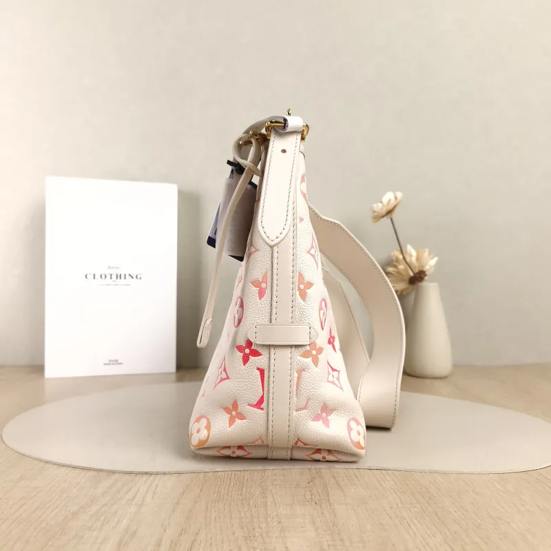 Louis Vuitton Crossbody Bag Carryall Calfskin Small29.5 × 12 × 24 cm — detail view 12 of 14