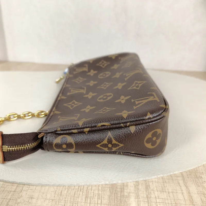 Louis Vuitton Shoulder Bag Pochette Accessoires Monogram PVC One Size22 × 4 × 13 cm — detail view 6 of 12