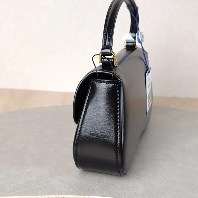 CELINE Crossbody Bag teen lola Crossbody Bag Black Calfskin One Size 20 × 5 × 11.5 cm — detail view 2 of 11