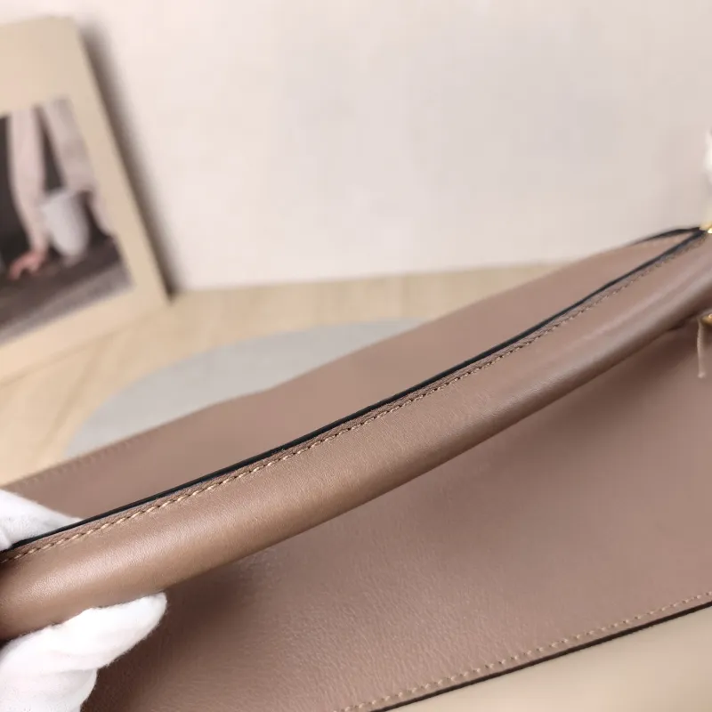 LOEWE Crossbody Bag Puzzle Brown Colorblock Calfskin Medium 29 × 14 × 19.5 cm — detail view 7 of 14