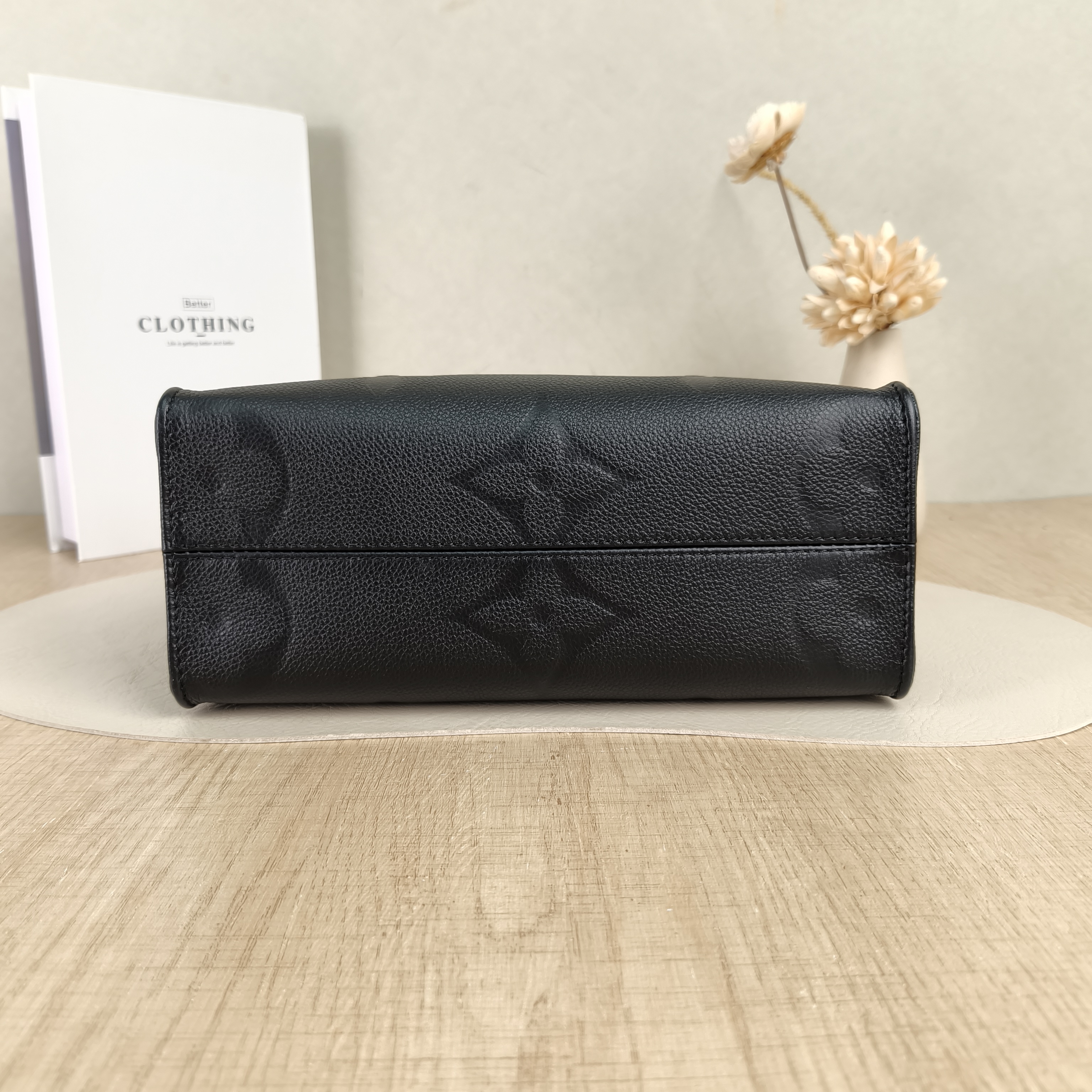 Louis Vuitton Shoulder Bag Onthego Black Empreinte Embossed Calfskin Small25 × 11.5 × 19 cm — cover view 2 of 5