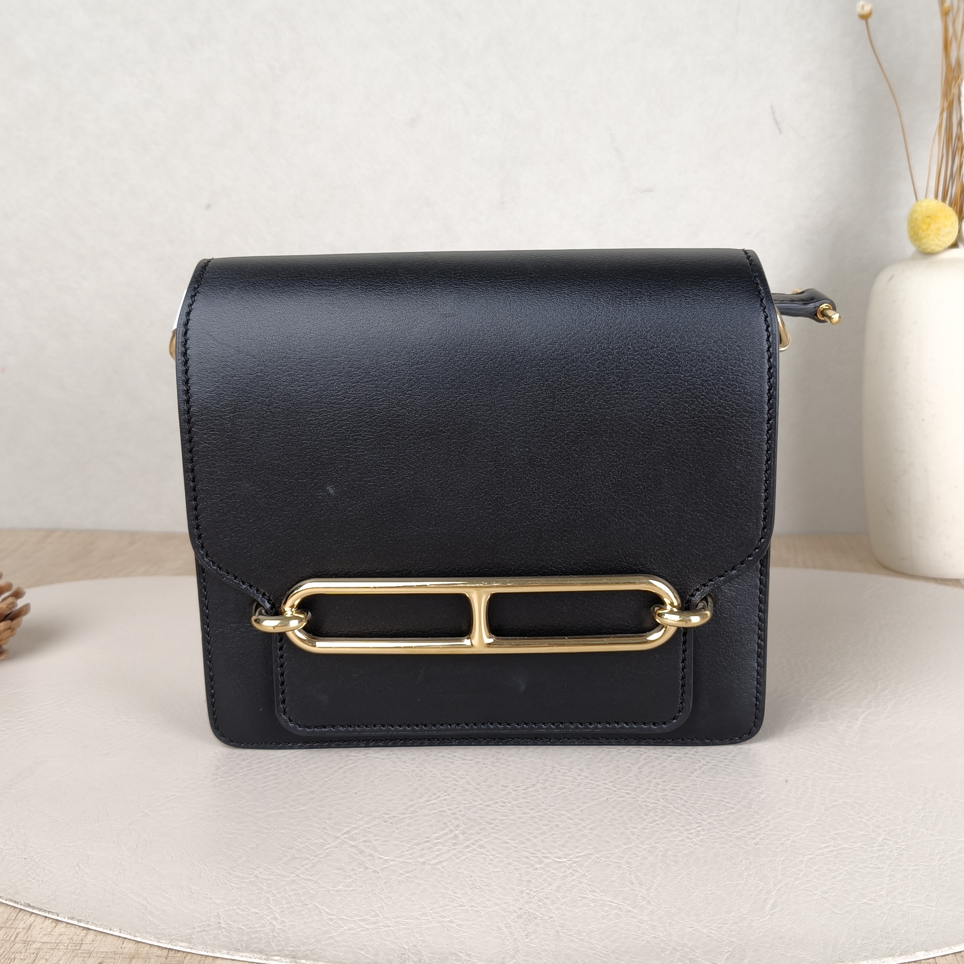 Hermès Crossbody Bag Roulis 19 Black Calfskin18 × 6 × 15 cm