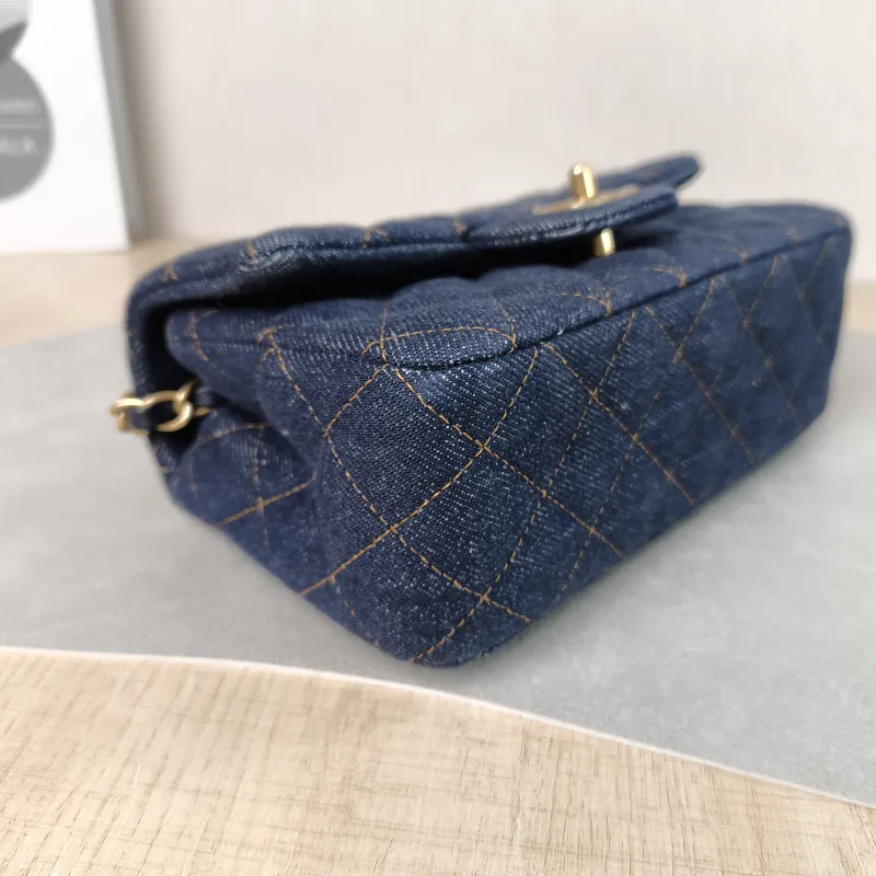 Chanel Crossbody Bag Classic Flap Large Mini CF Mini Navy mini 20 × 6 × 12 cm — detail view 1 of 12