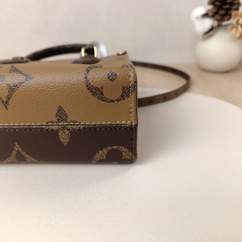 Louis Vuitton Crossbody Bag Onthego BB Monogram PVCBB18 × 8.5 × 15 cm — cover view 5 of 9