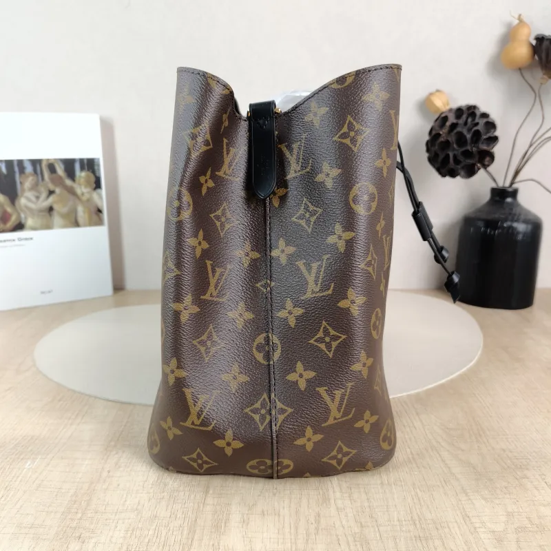 Louis Vuitton Shoulder Bag NÉONOÉ Bucket Bag Black PVC Medium 26 × 17.5 × 26 cm — detail view 6 of 9