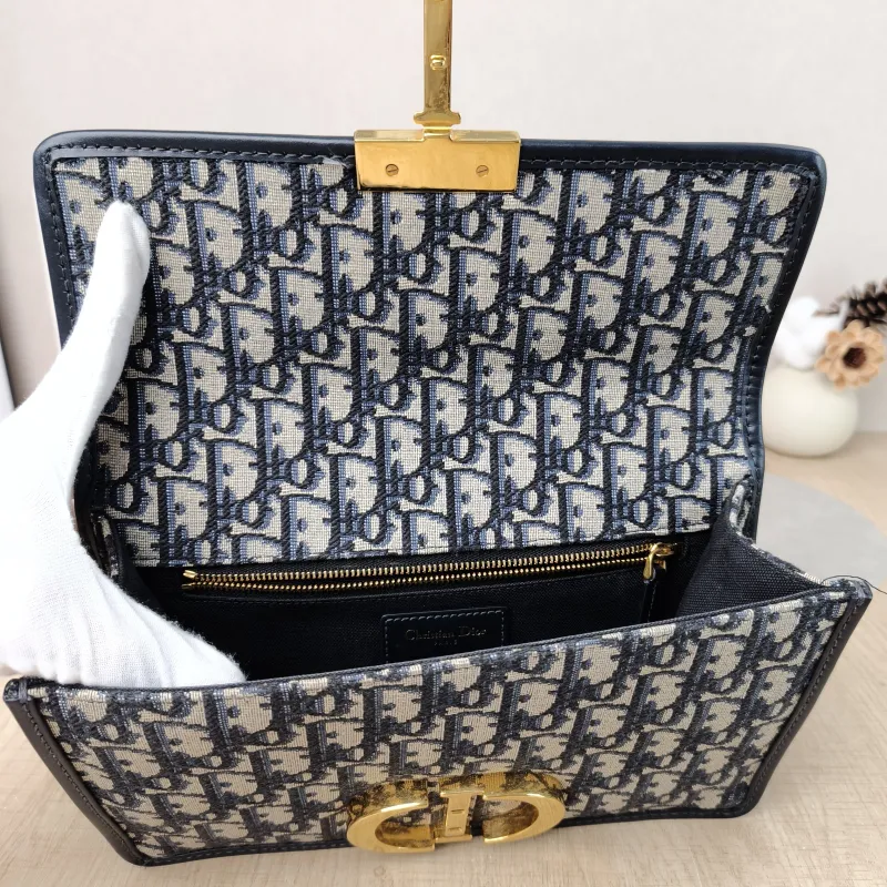 DIOR Crossbody Bag30Montaigne 30 Edition Canvas Medium25 × 9 × 16.5 cm — detail view 5 of 9