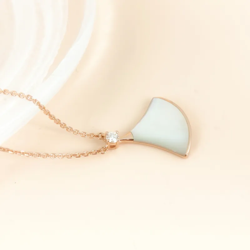 Bvlgari Necklace DIVAS’ DREAM Collection Pearl White Mother-of-Pearl 18KR ose Gold Diamond One Size 2*41-43 — cover view 8 of 10