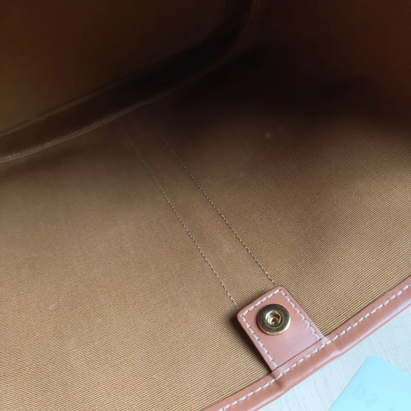 CELINE Crossbody Bag Triomphe Bucket Bag Monogram PVC Medium 24 × 18 × 27 cm — detail view 3 of 11