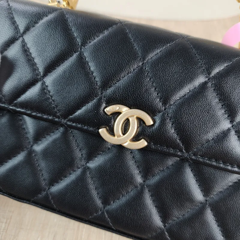 Chanel Crossbody Bag kelly Black Lambskin One Size 18.5 × 4.5 × 10 cm — detail view 3 of 13