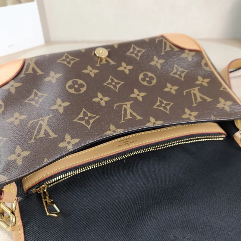 Louis Vuitton Crossbody Bag Diane Baguette Bag Shoulder Strap PVC Small24 × 9 × 15 cm — detail view 1 of 12