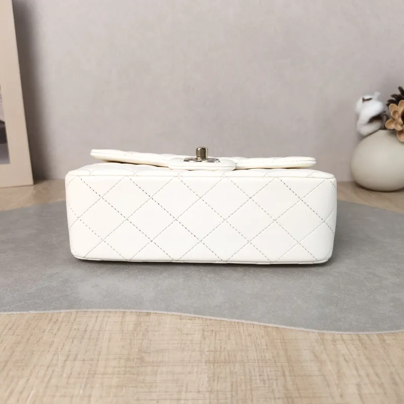 Chanel Crossbody Bag mini White Lambskin mini 20 × 6 × 12 cm — cover view 4 of 6