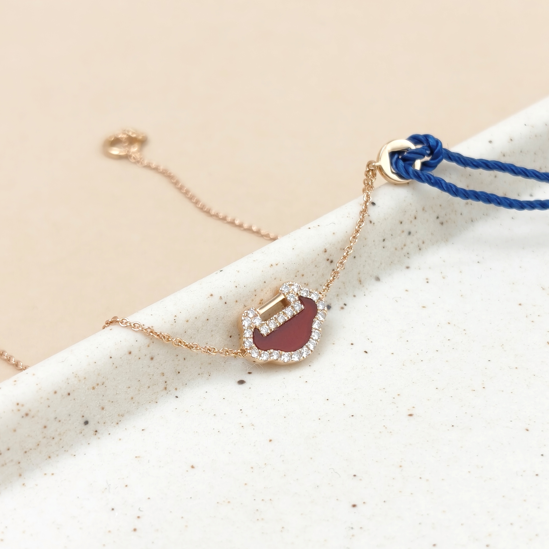 Qeelin Bracelet Petite Yu Yi Red Agate Bracelet 18KR ose Gold 10.2*7.5㎜ 15-18㎝ — cover view 9 of 11