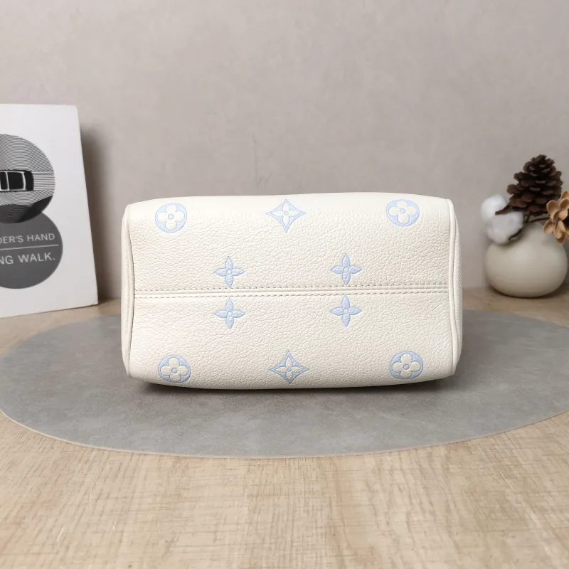 Louis Vuitton Crossbody Bag Speedy20 White · Blue Calfskin One Size20.5 × 12 × 13.5 cm — cover view 5 of 6