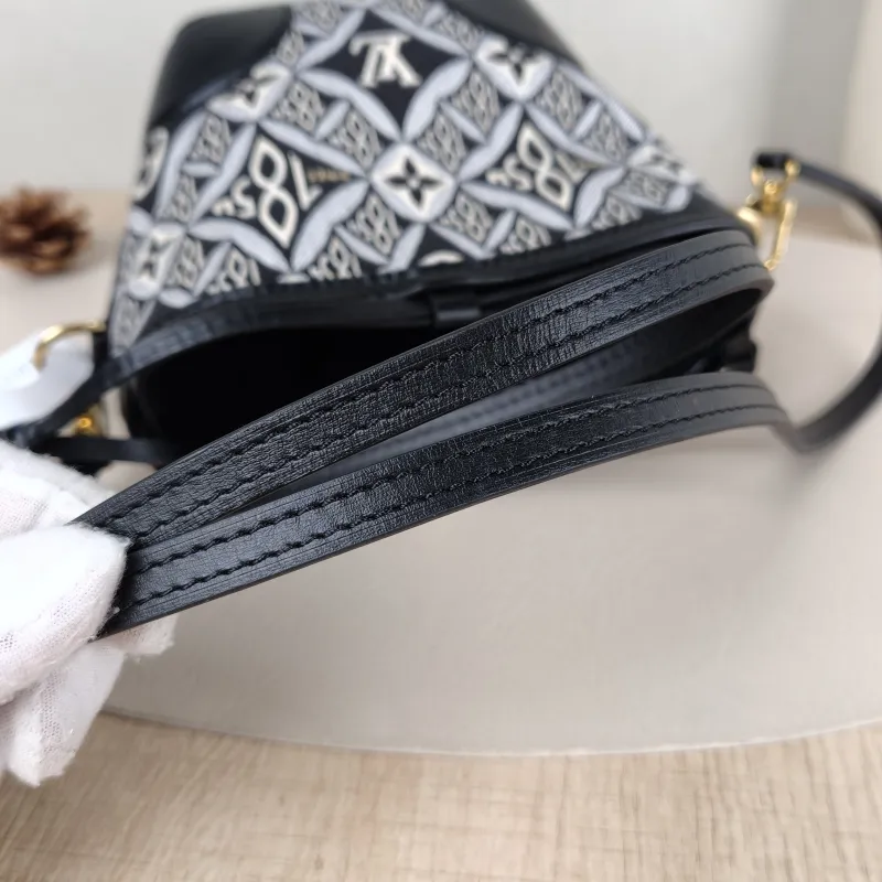 Louis Vuitton Crossbody Bag NOÉ PURSE 1854 Mini 11.5 × 11.5 × 12 cm — detail view 7 of 8