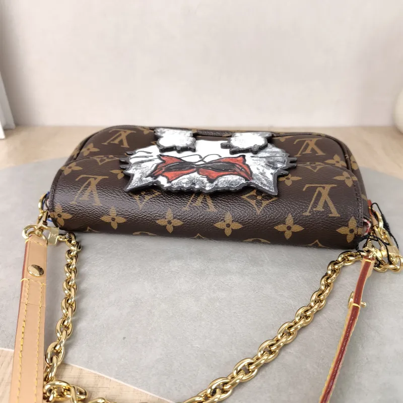 Louis Vuitton Crossbody Bag IVY Monogram PVC Small 23.5 × 4.3 × 12 cm — detail view 1 of 13