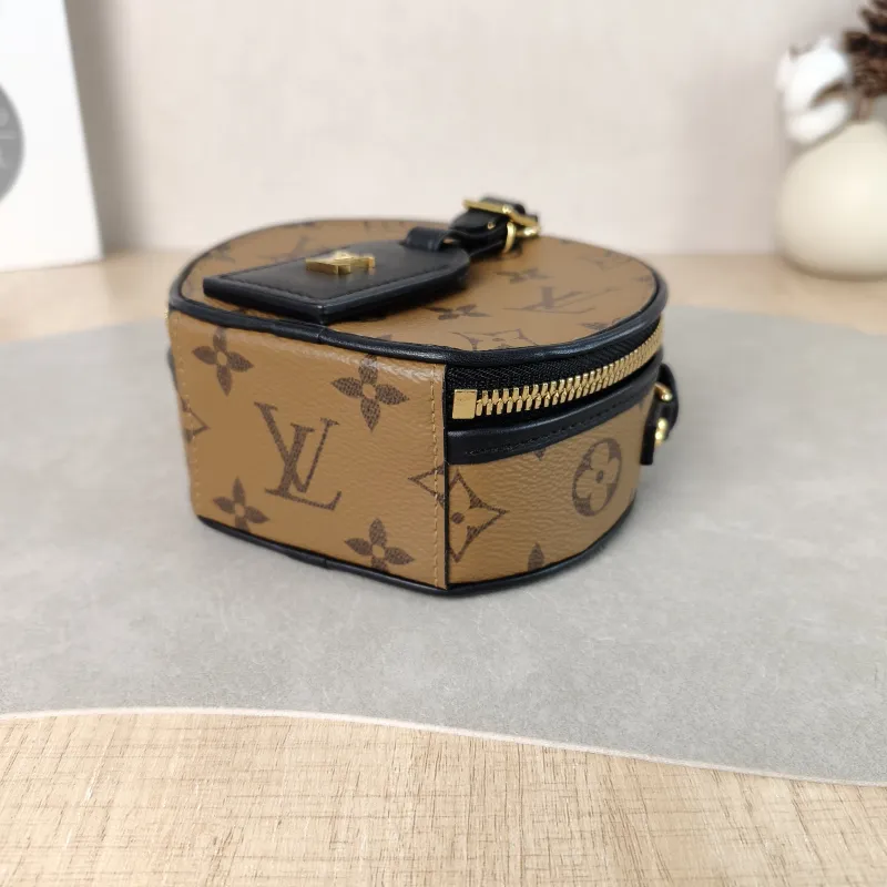 Louis Vuitton Crossbody Bag Mini BOITE CHAPEAU Monogram PVC Mini 13 × 6.5 × 12 cm — detail view 10 of 11