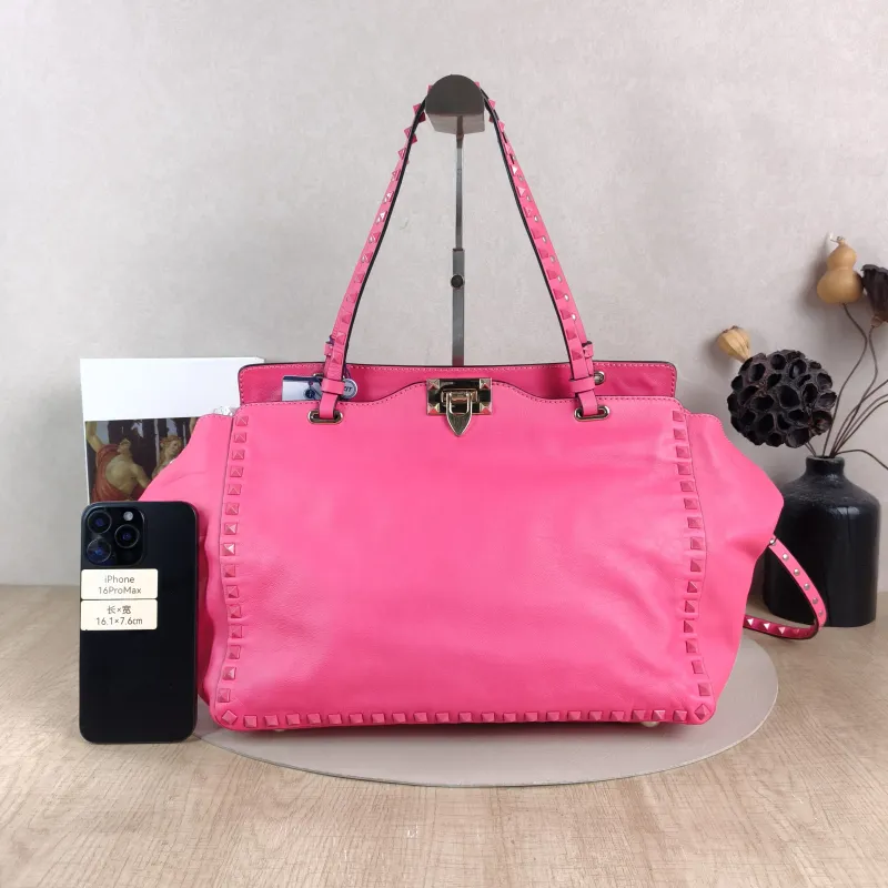 Valentino Shoulder Bag Shoulder Bag Red Calfskin One Size 33 × 12 × 26 cm — cover view 4 of 5