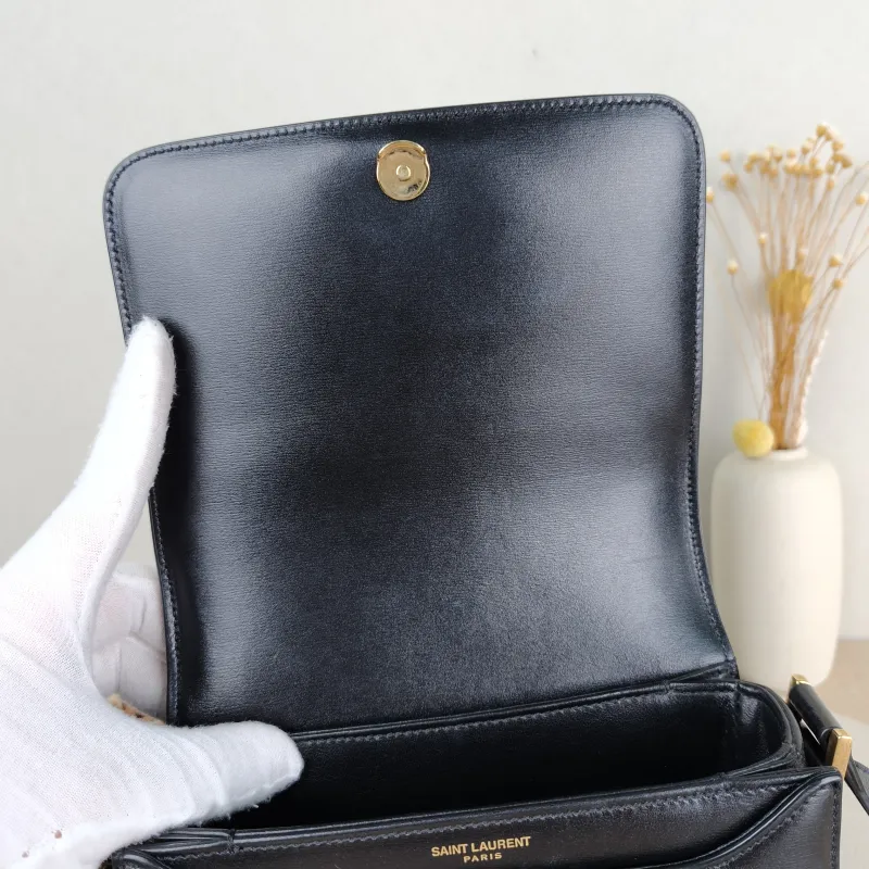 SAINT LAURENT Shoulder Bag Shoulder Bag Black Calfskin 18.6 × 6 × 16 cm — detail view 2 of 13