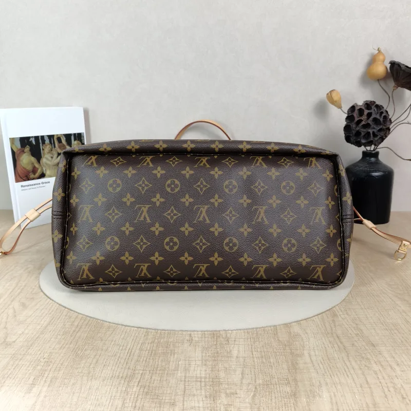Louis Vuitton Shoulder Bag Neverfull Monogram PVC Large39 × 19 × 32 cm — cover view 2 of 5