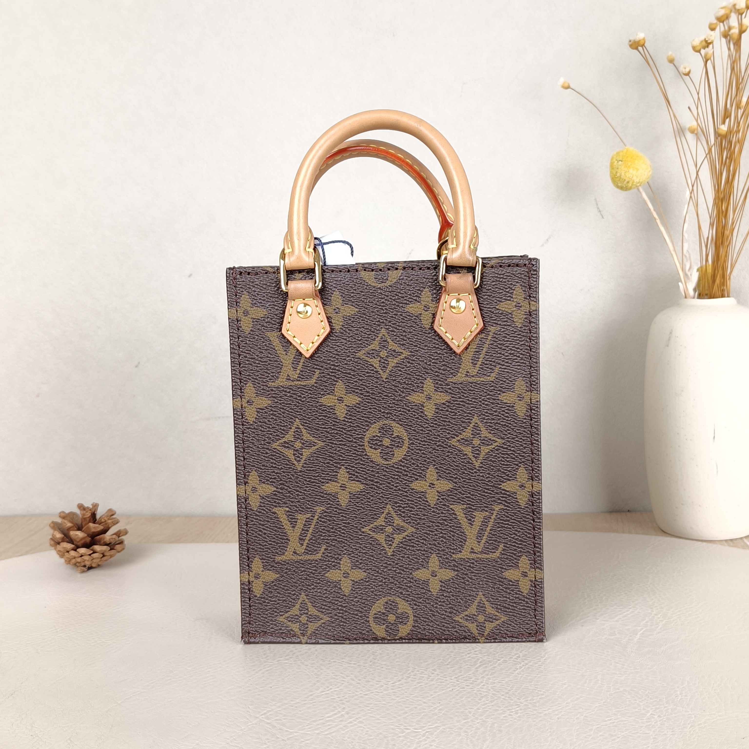 Louis Vuitton Crossbody Bag PETIT SAC PLAT Mini Monogram PV Cmini14 × 5 × 17 cm
