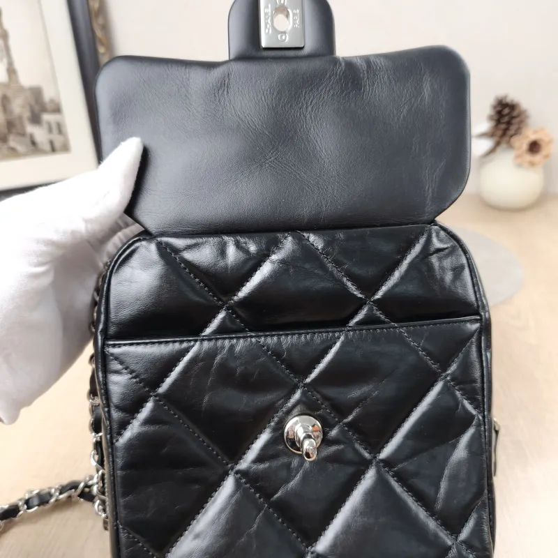 Chanel Crossbody Bag Camera Bag Black Waxed Leather17 × 8.5 × 18 cm — detail view 13 of 20