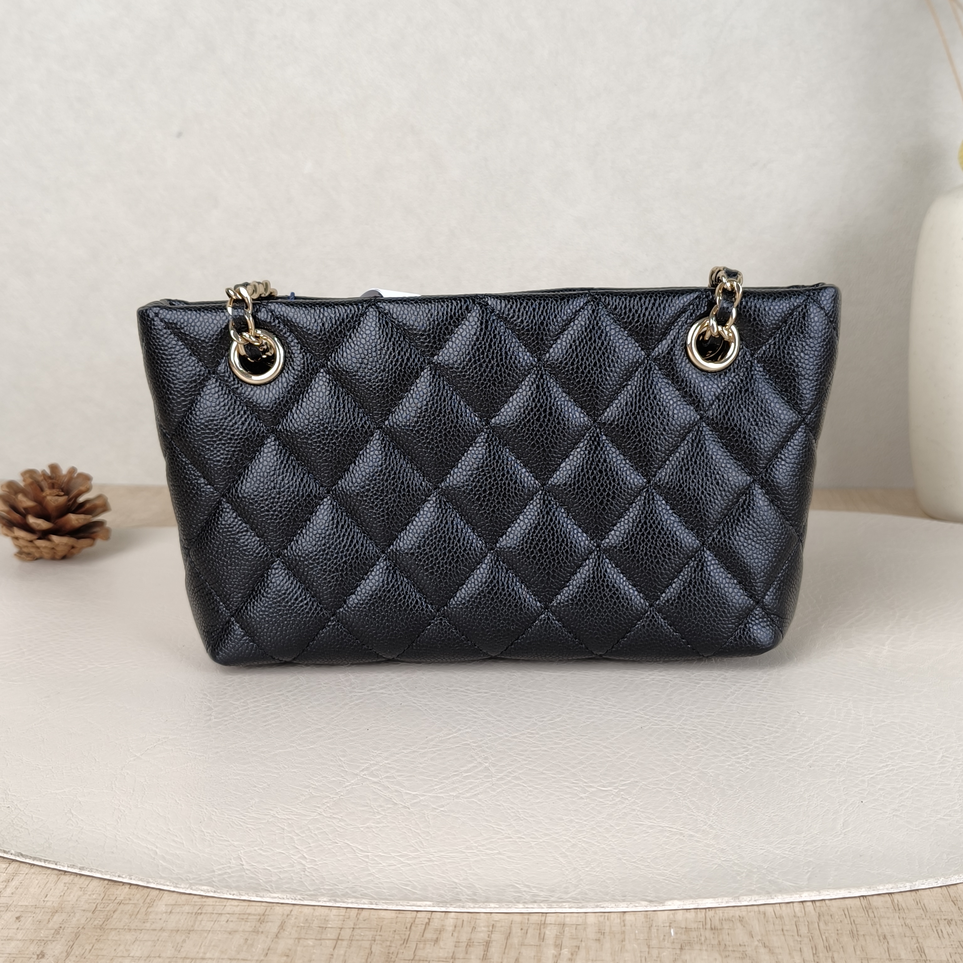Chanel Shoulder Bag mini tote Black Grained Calfskin20 × 4 × 11 cm — cover view 2 of 6