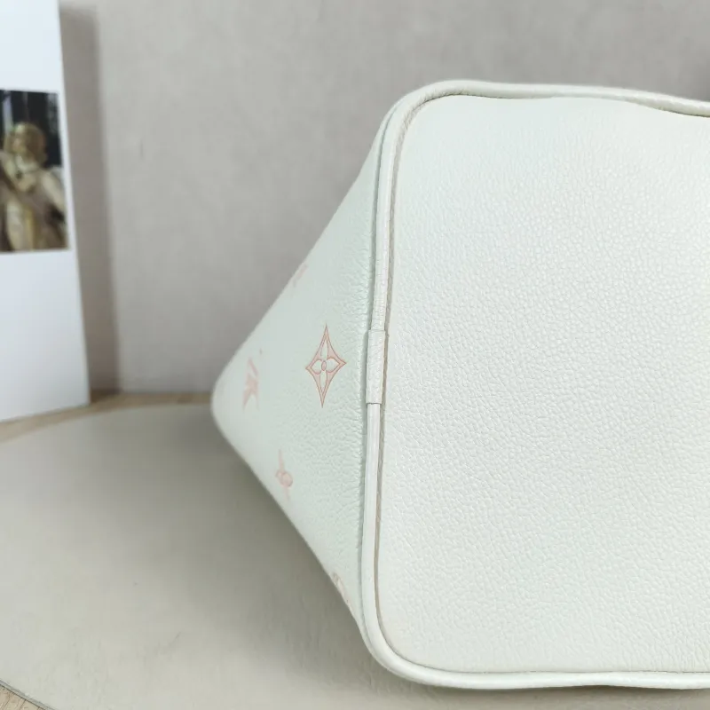 Louis Vuitton Top Handle Bag ALL IN BB White · Pink Calfskin BB16 × 12 × 18 cm — detail view 4 of 13