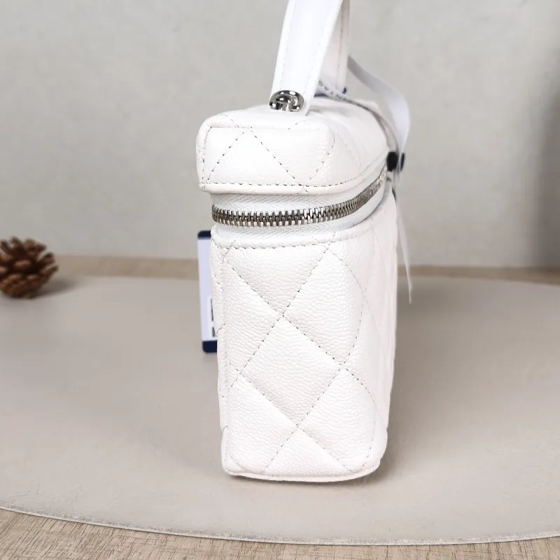 Chanel Crossbody Bag26s lp Box Bag Top Handle Crossbody Bag White Calfskin One Size 19.5 × 5 × 17 cm — detail view 3 of 15