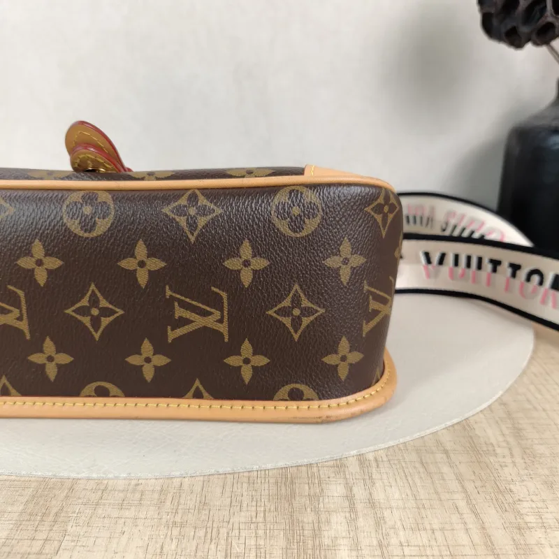 Louis Vuitton Crossbody Bag Diane Baguette Bag Shoulder Strap PVC Small24 × 9 × 15 cm — detail view 9 of 12