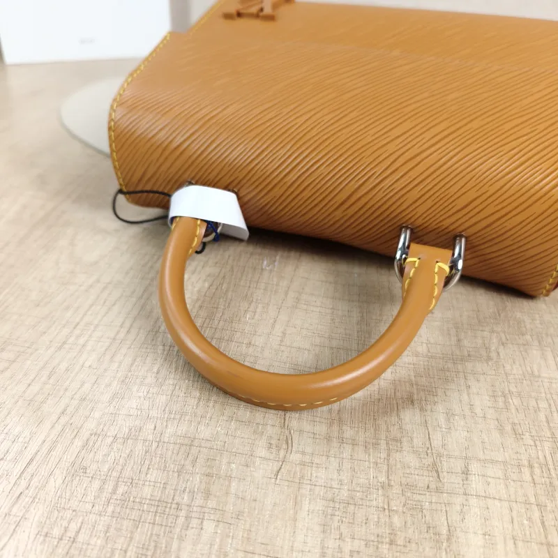 Louis Vuitton Crossbody Bag CLUNY Yellow Epi Embossed Calfskin Mini 20 × 7.5 × 16 cm Leather Tag — detail view 13 of 14
