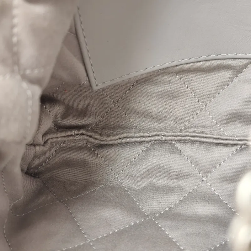 Chanel Shoulder Bag22Bag White CC alfskinmini20 × 6 × 19 cm — detail view 2 of 13