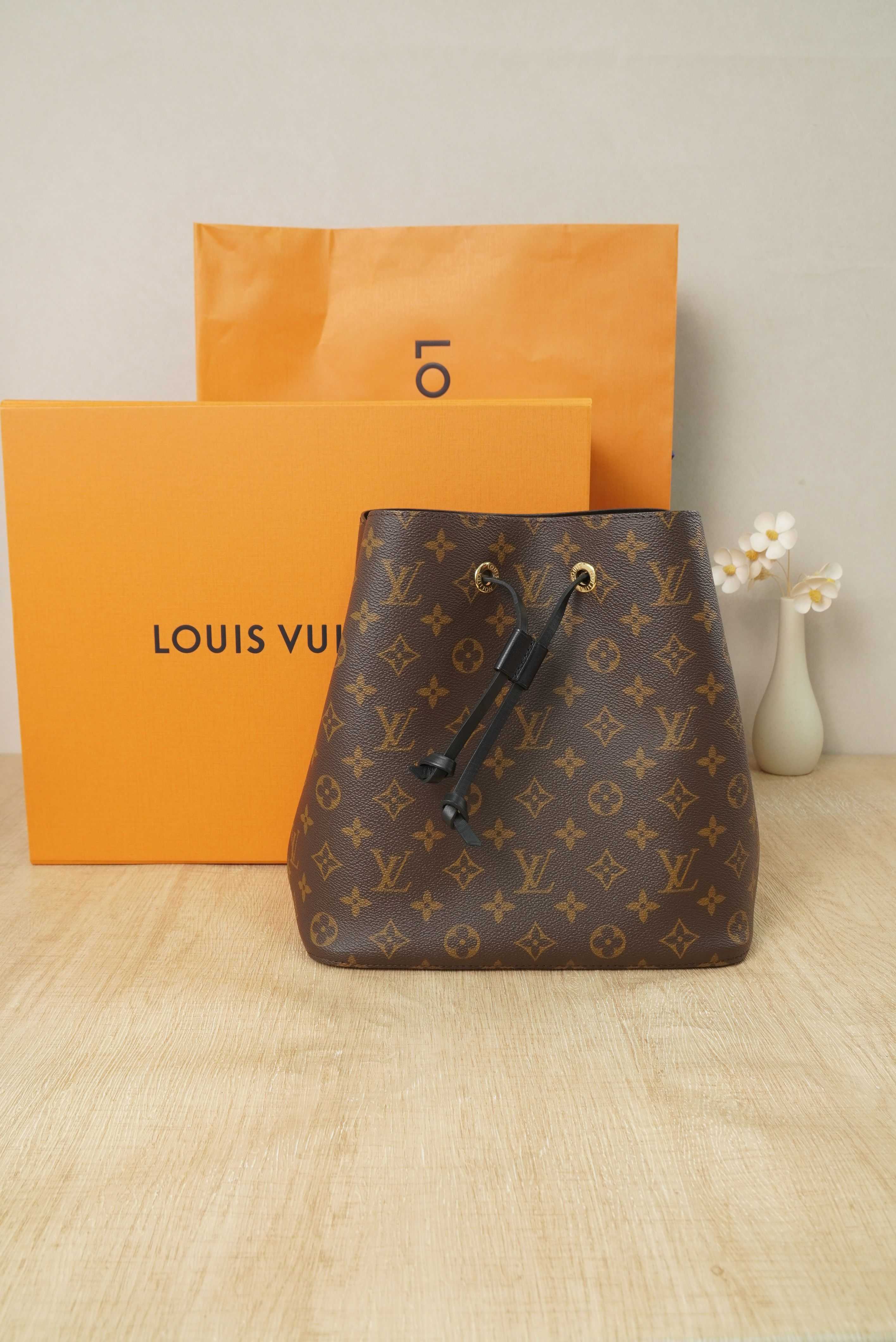 Louis Vuitton Black Medium Monogram Microchip Edition · Shoulder Strap Box Dust Bag · 26 × 17.5 × 26 cm