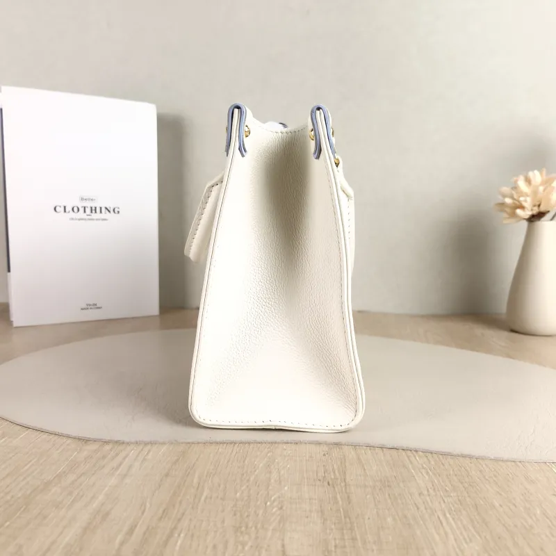 Louis Vuitton Shoulder Bag Onthego White · Blue Monogram Empreinte Embossed Calfskin Small 25 × 11.5 × 19 cm — detail view 4 of 11