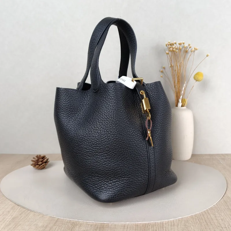 Hermès Top Handle Bag Picotin Lock 22 22 Black TC Calfskin Medium 22 × 17 × 21 cm U — cover view 2 of 5