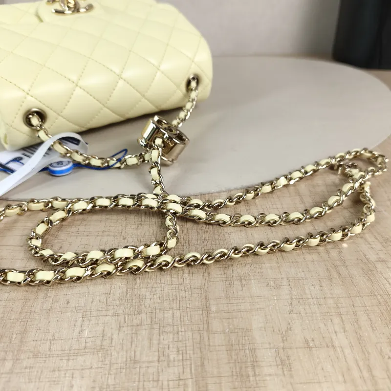 Chanel Crossbody Bag c Yellow Lambskin Mini 17 × 8 × 13.5 cm — detail view 5 of 14