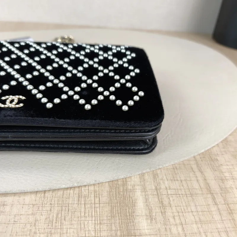 Chanel Crossbody Bag CF Pearl WOC Black Mini 19.2 × 3.5 × 12.3 cm 24 — detail view 12 of 13
