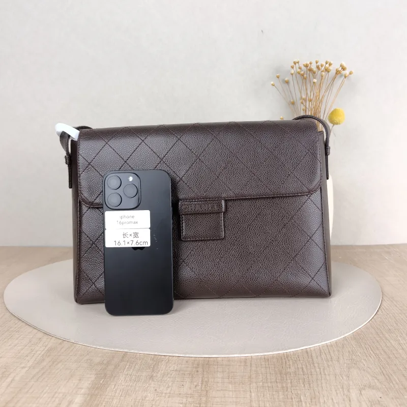 Chanel Shoulder Bag Brown Grained Calfskin One Size30 × 10 × 22 cm — cover view 3 of 5